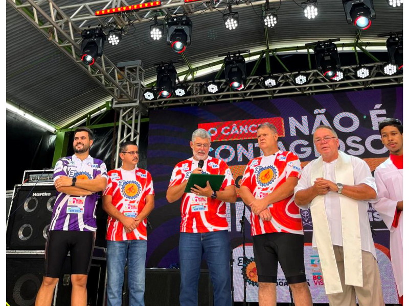 Câmara de Boa Vista entrega título de cidadania ao presidente da FAP, Derlópidas Neves