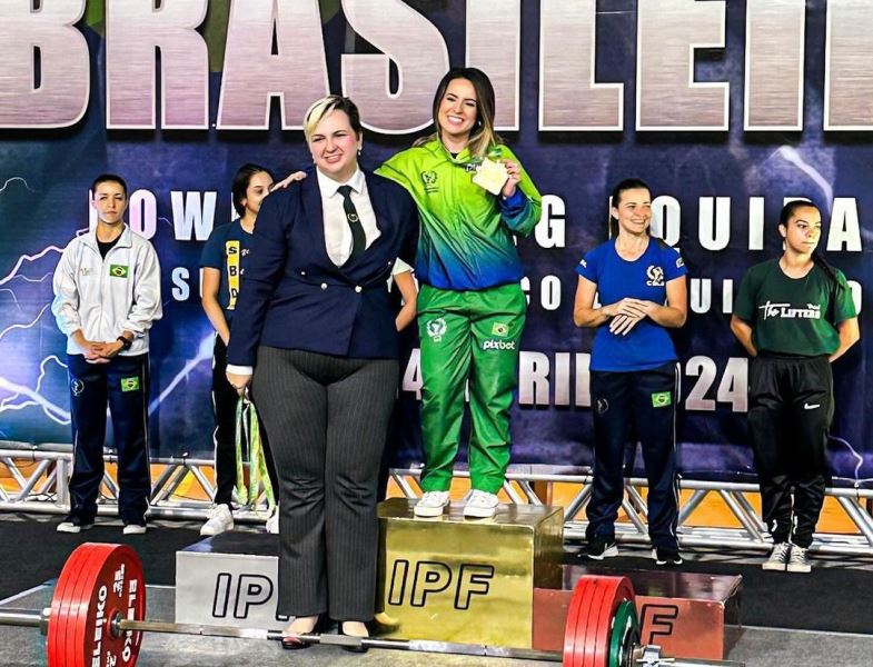 Mayara Rocha sagra-se bicampeã do Brasileiro de Powerlifting Equipado e quebra todos os recordes da competição em SC