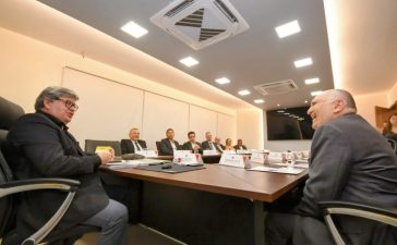 João Azevêdo assina PCCR e Lei Orgânica do TCE e instituição celebra conquistas