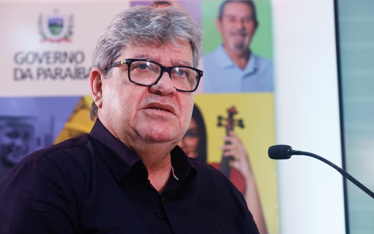 Governador João Azevêdo sanciona lei que proíbe fogos de artifício sonoros na Paraíba