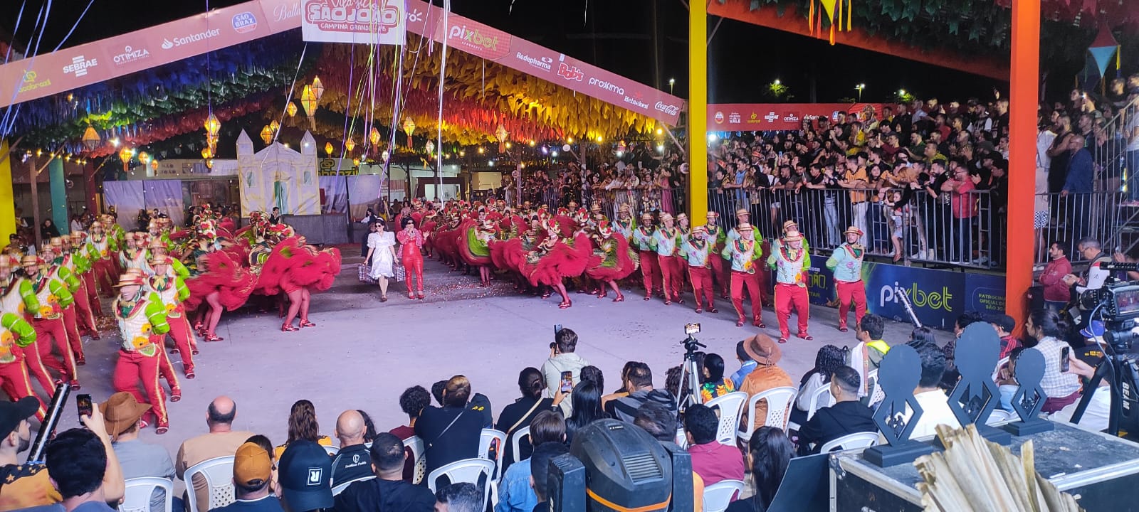 Na Vila Sítio São João:  O Maior Festival de Quadrilhas Juninas do Mundo começa nesta quinta-feira (11)