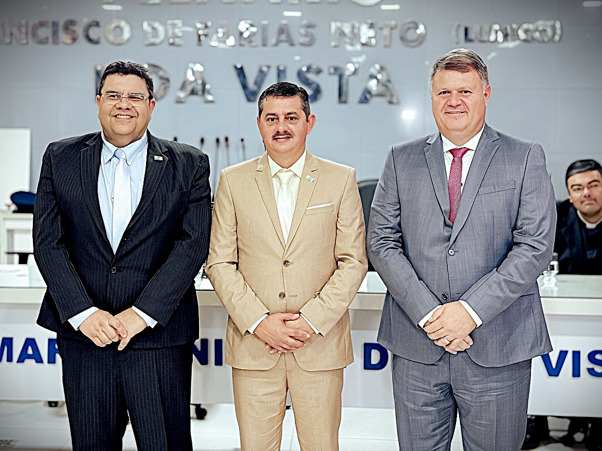 Fernando Aires toma posse como prefeito de Boa Vista e anuncia secretários