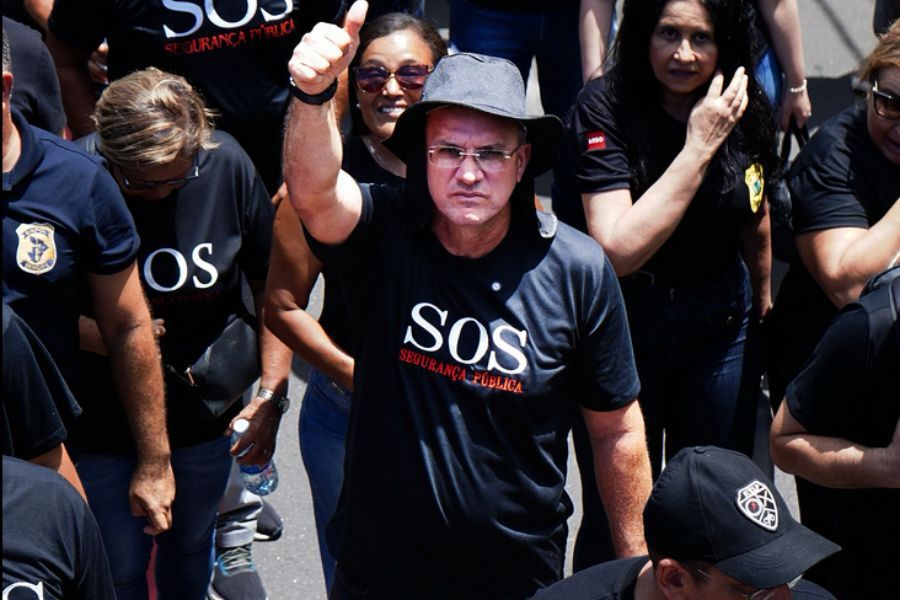 Sargento Neto participa de ato de policiais e condena realidade de pior salário do país Sargento Neto participa de ato de policiais e condena realidade de pior salário do país