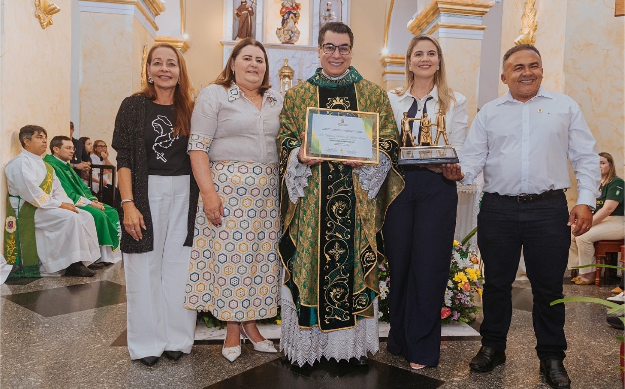 CMCG concede Título de Cidadania Campinense ao Padre Chrystian Shankar