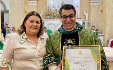 Valéria Aragão participa da abertura do Crescer 2025 e destaca importância do evento para o turismo religioso de Campina Grande