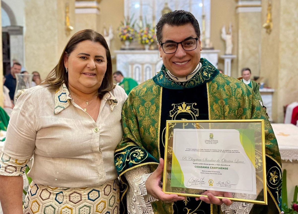 Valéria Aragão participa da abertura do Crescer 2025 e destaca importância do evento para o turismo religioso de Campina Grande