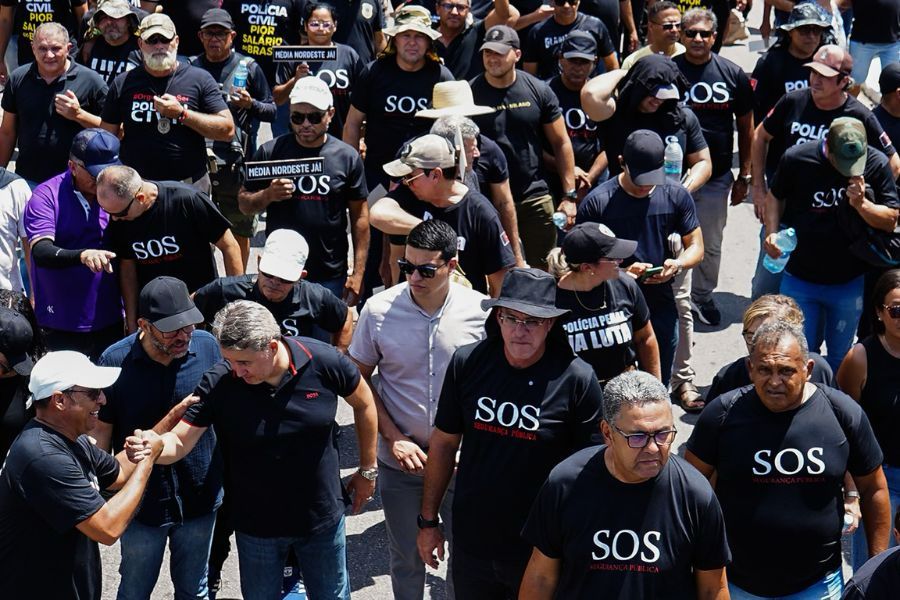 “Se a categoria não fosse às ruas, seria apenas os 5%”, diz deputado sobre reajuste para policiais “Se a categoria não fosse às ruas, seria apenas os 5%”, diz deputado sobre reajuste para policiais