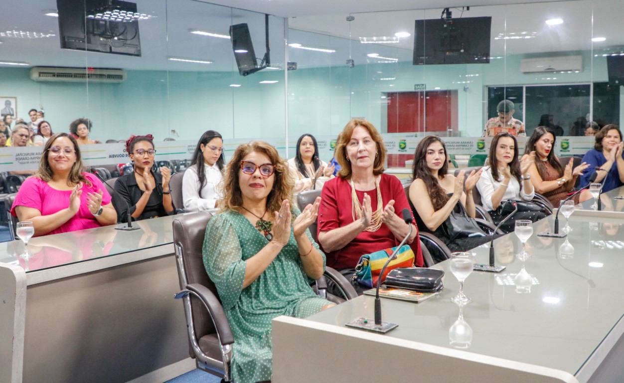 Durante Sessão Especial sobre o Dia Internacional da Mulher, Jô Oliveira recebe carta de repúdio contra violência obstétrica