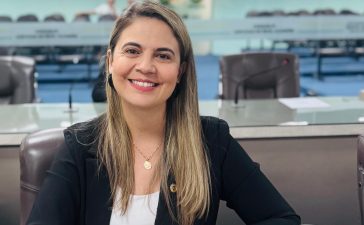 Vereadora Carol Gomes tem 10 projetos aprovados na Câmara Municipal