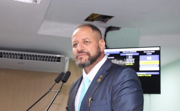 Vereador Sargento Wellington Cobra propõe que uso de bebê Reborn como se fosse criança real seja tratado como caso de saúde mental