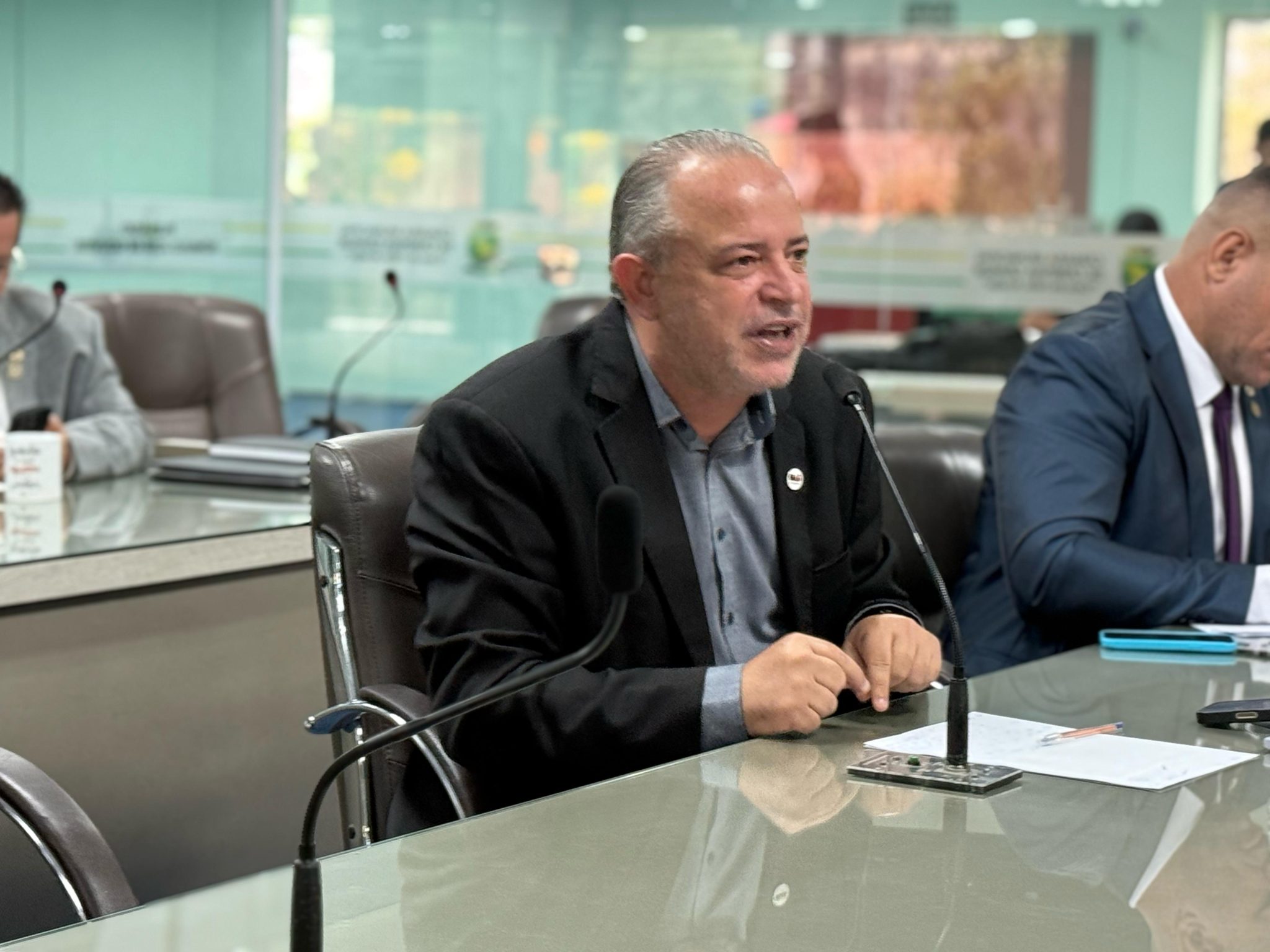 Meia-entrada para acompanhantes de idosos é tema de PL de Anderson Pila em Campina Grande