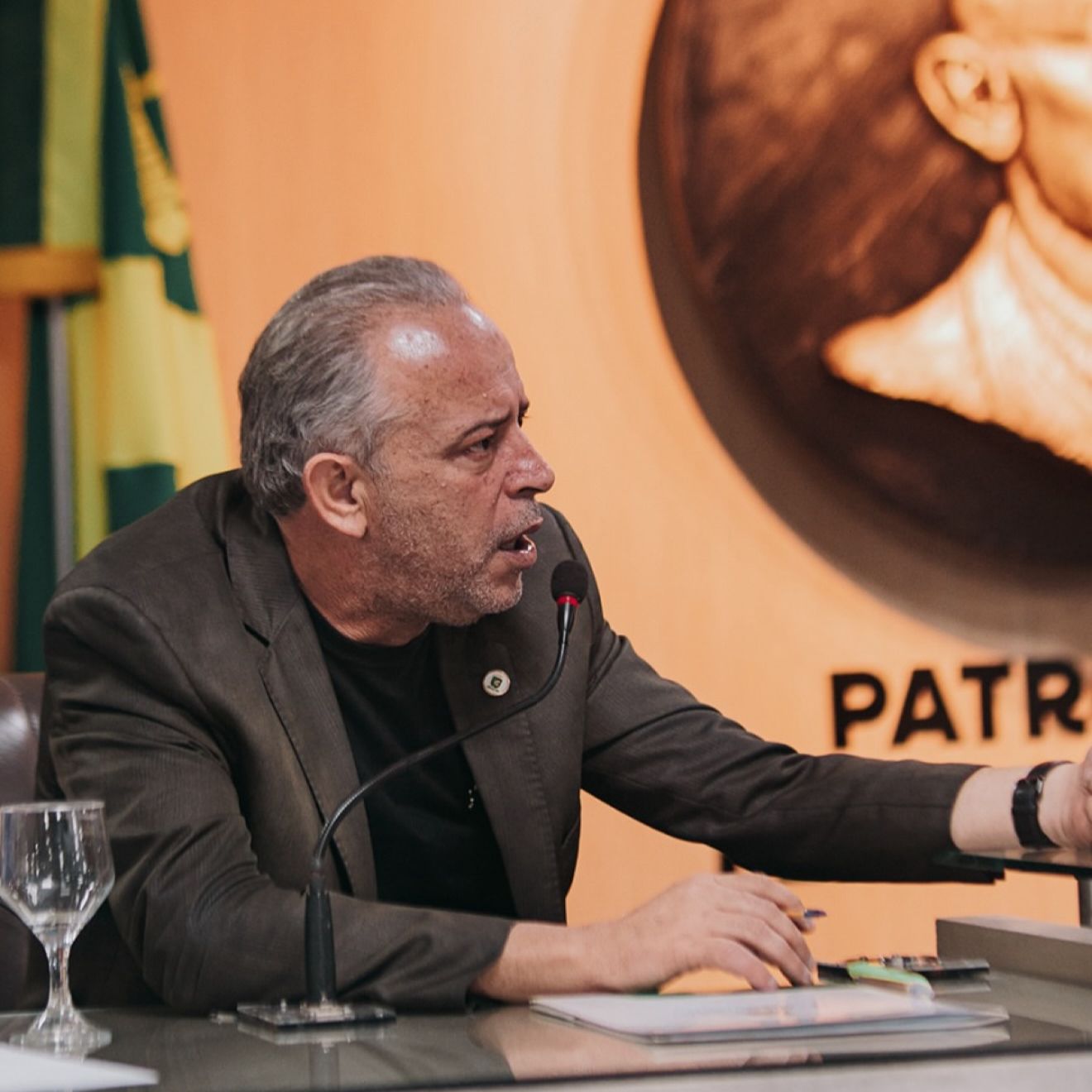 Vereador Anderson Pila cobra transparência sobre recursos da saúde e repasses atrasados ao Targino