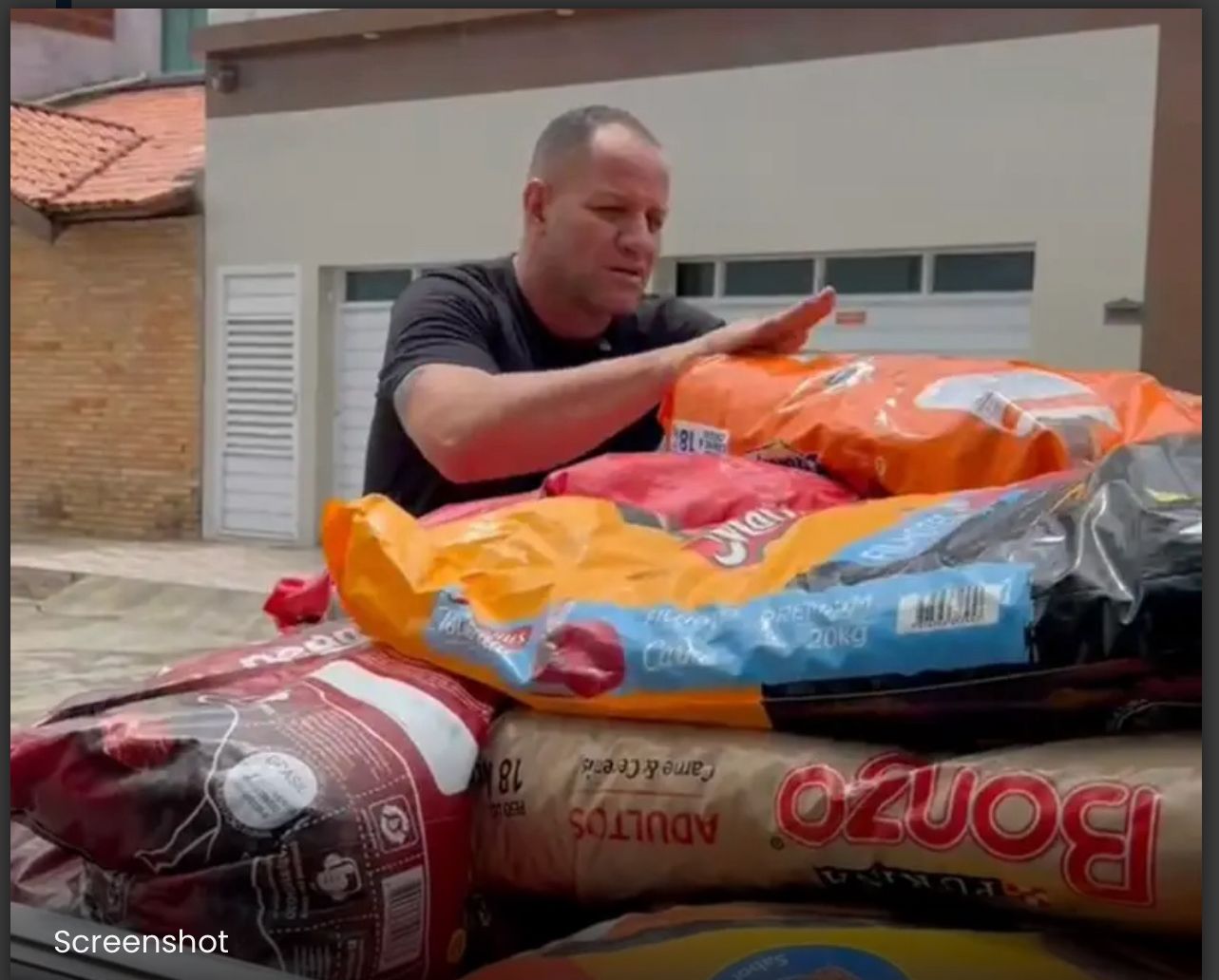 Vereador Sargento Wellington transforma presente de casamento em solidariedade para animais de Campina Grande