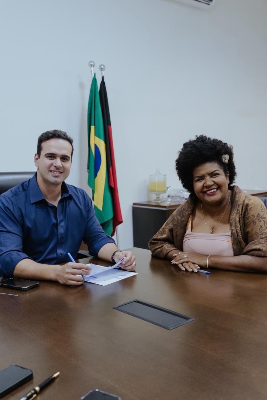 Vereadora Jô Oliveira apresenta demandas de Campina Grande em reunião com o governador Lucas Ribeiro Vereadora Jô Oliveira apresenta demandas de Campina Grande em reunião com o governador Lucas Ribeiro
